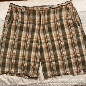 Columbia Men’s Plaid Shorts